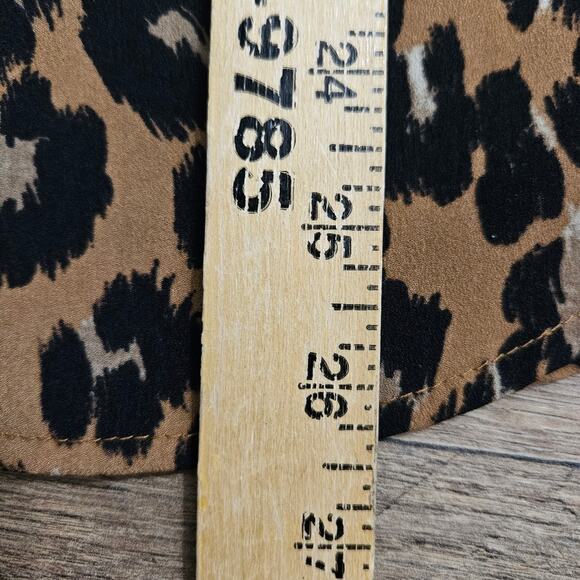 Talbots Leopard Print Button Front Long Sleeve Blouse Shirt Top Size Small - Picture 10 of 10